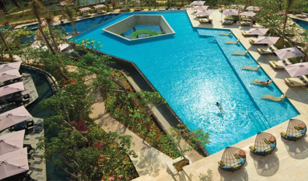 リンバ　ジンバラン　バリ　バイ　アヤナ