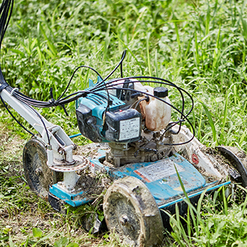 草刈り機