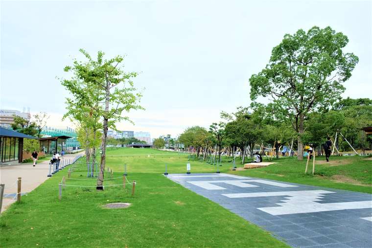 大阪 あべのハルカス 天王寺公園エントランスエリア“てんしば”