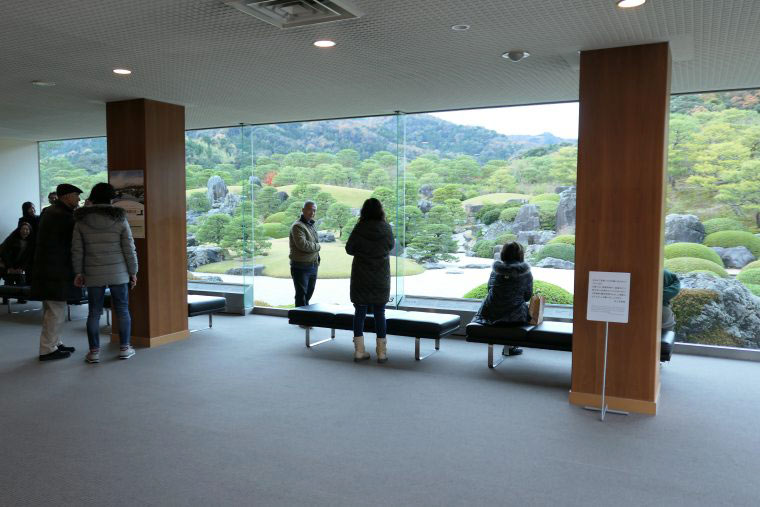 足立美術館ロビー