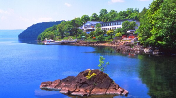 丸駒温泉旅館の外観