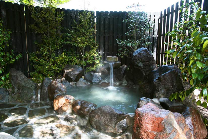 霧島温泉郷　鳥遊ぶ森の宿　ふたり静