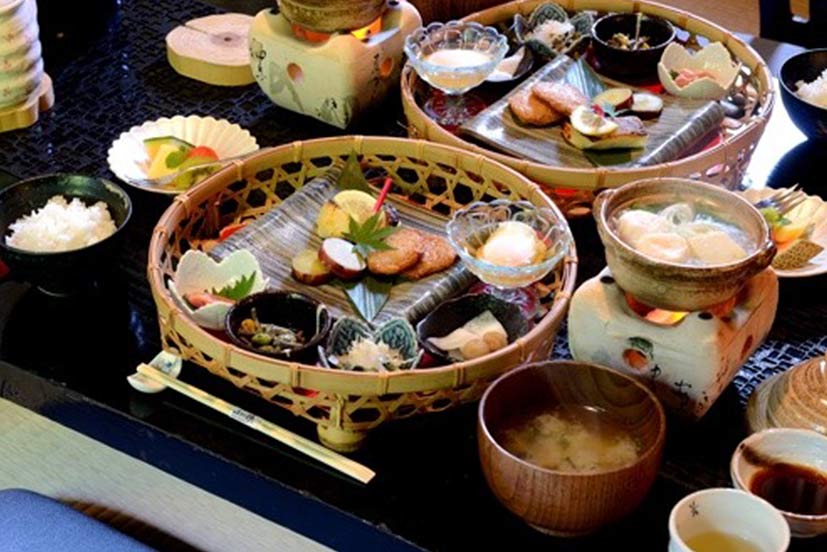 霧島温泉郷　鳥遊ぶ森の宿　ふたり静