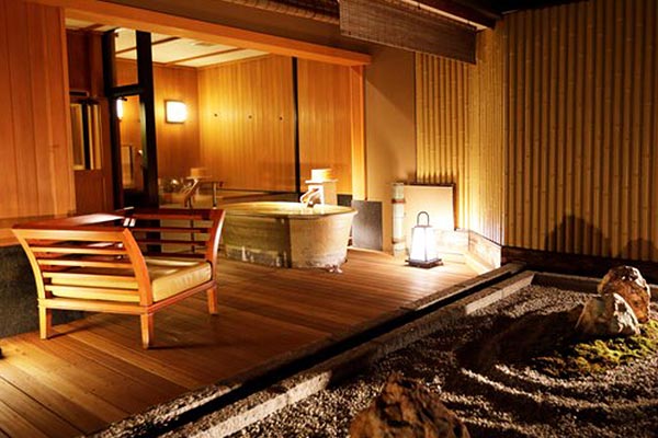 箱根湯本温泉　ホテル南風荘