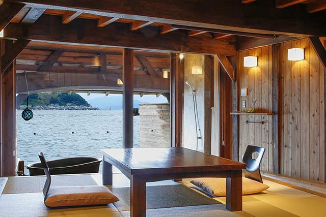 伊根の舟屋　雅