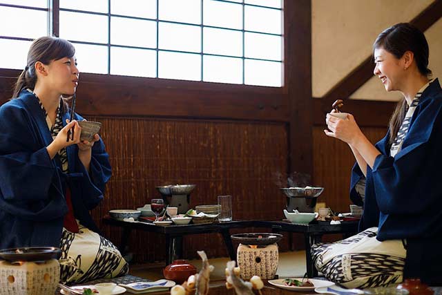 湯西川温泉　秘湯とぬくもりの宿　平の高房