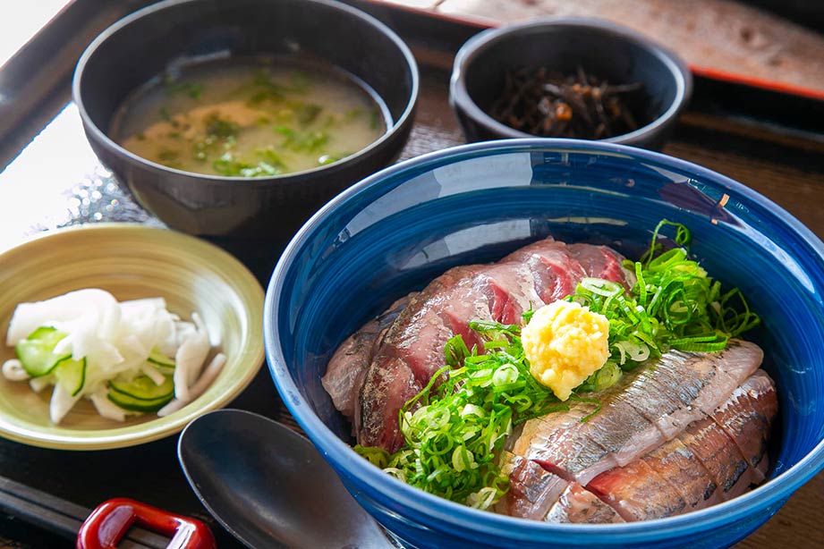 内浦漁協 いけすや