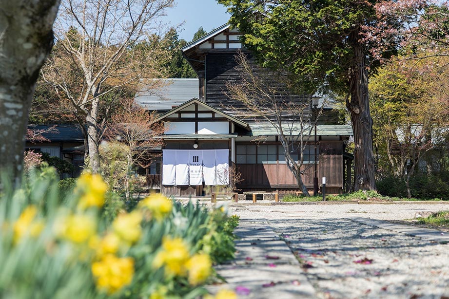 ＮＩＰＰＯＮＩＡ　白鷹　源内邸