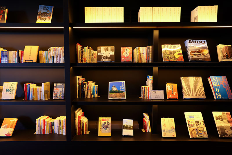 「リーガロイヤルホテル」本棚