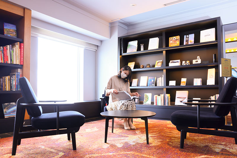 「リーガロイヤルホテル」本棚