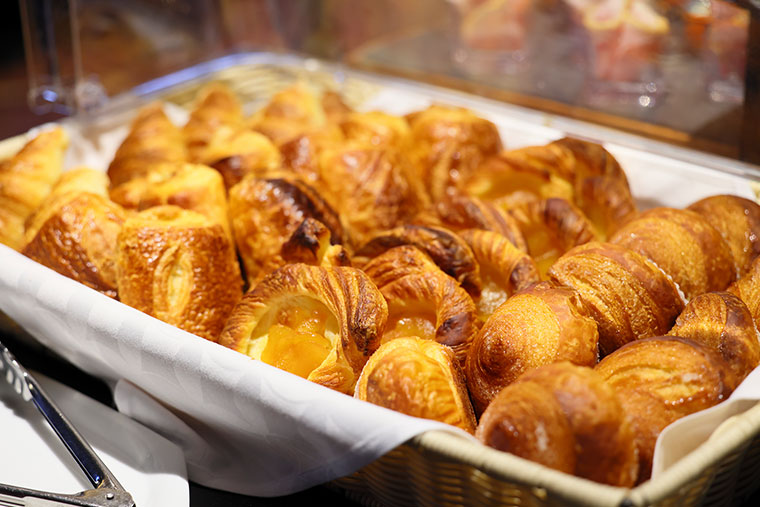 「リーガロイヤルホテル」ビュッフェスタイルの朝食