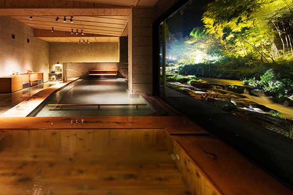 会津東山温泉　客室専用露天風呂付のスイートルーム　はなれ　松島閣