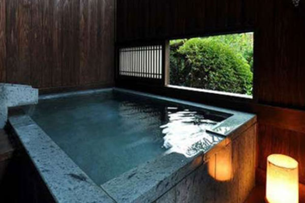 箱根湯本温泉　彌榮館（やえいかん）