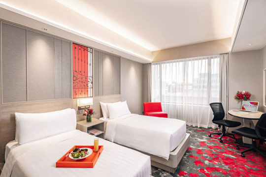 ROYAL　PLAZA　ON　SCOTTS