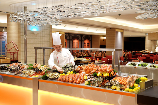 ROYAL　PLAZA　ON　SCOTTS