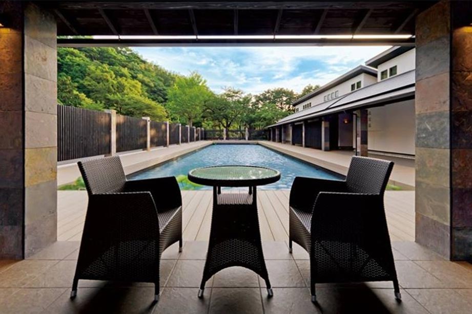 世界遺産　富士山を望む宿　富岳群青）