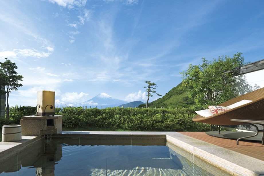 世界遺産　富士山を望む宿　富岳群青）