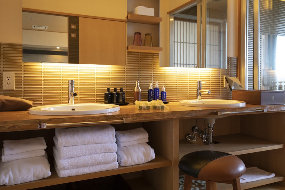 汀邸 遠音近音（みぎわてい をちこち）