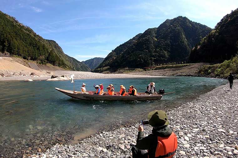 道の駅 瀞峡街道 熊野川の舟下りツアー