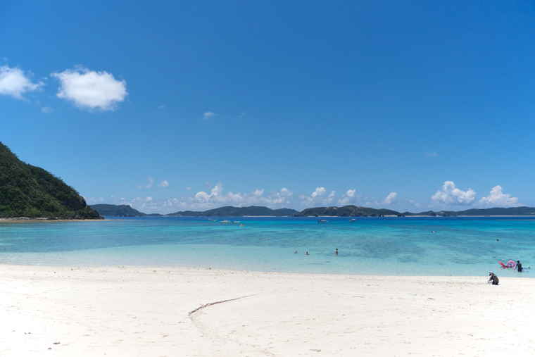 渡嘉志久ビーチ