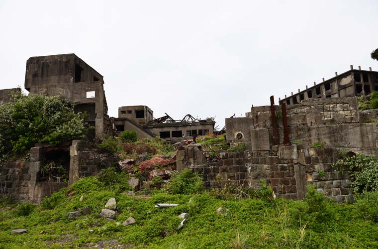 軍艦島（ぐんかんじま）