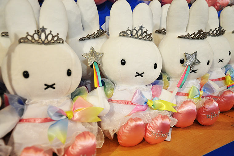 白銀の世界をイメージしたミッフィー