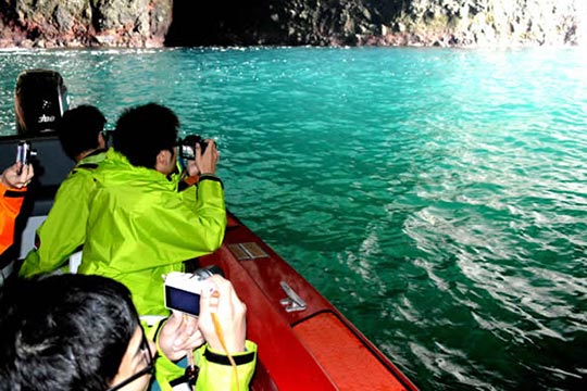 青の洞窟（あおのどうくつ）