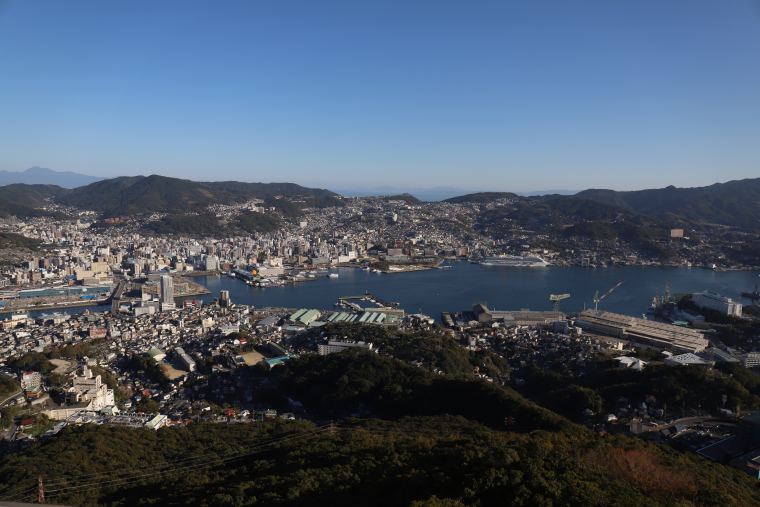 稲佐山から長崎の街を一望