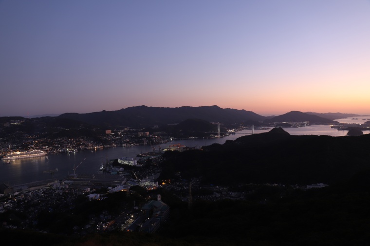 稲佐山から長崎の街を一望