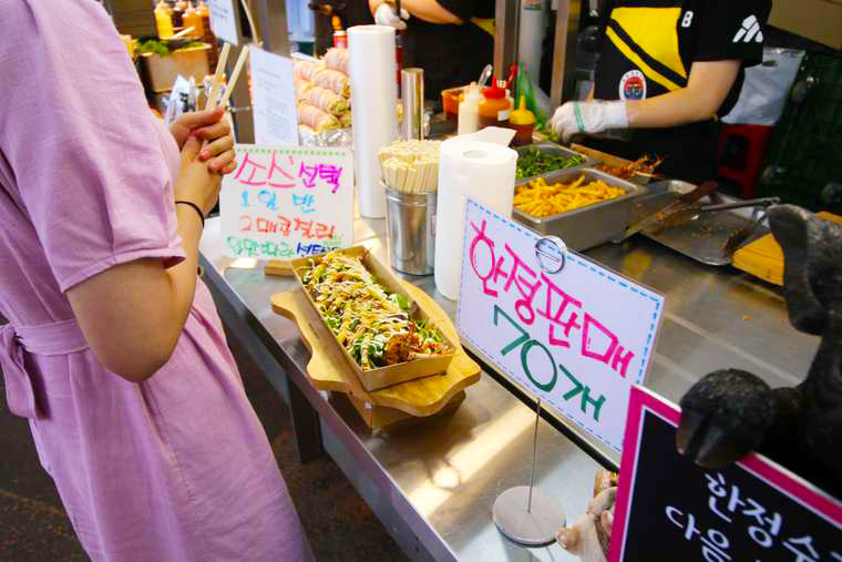 手長えびを丸ごと揚げたエビフライ