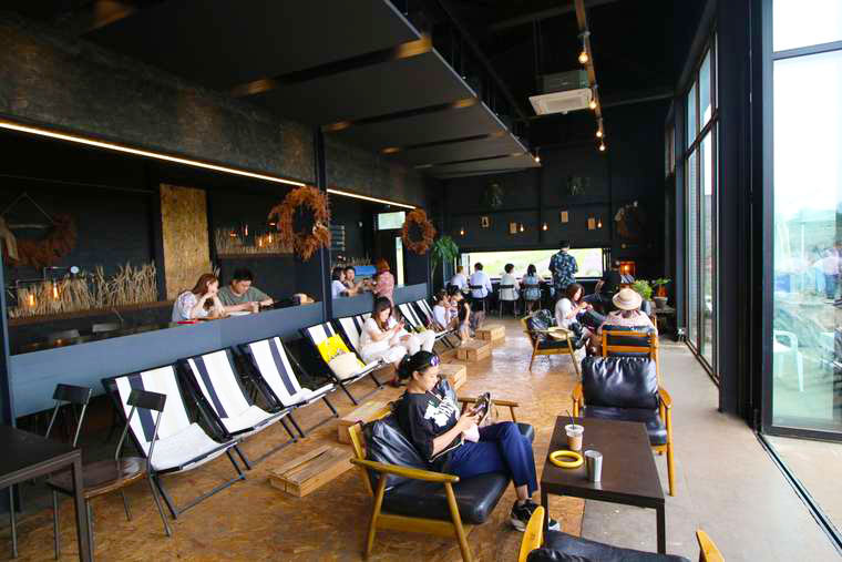 ボロムワットにあるカフェ