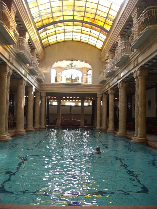 ゲッレールト温泉