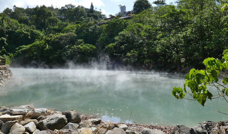 台北　北投温泉　地熱谷