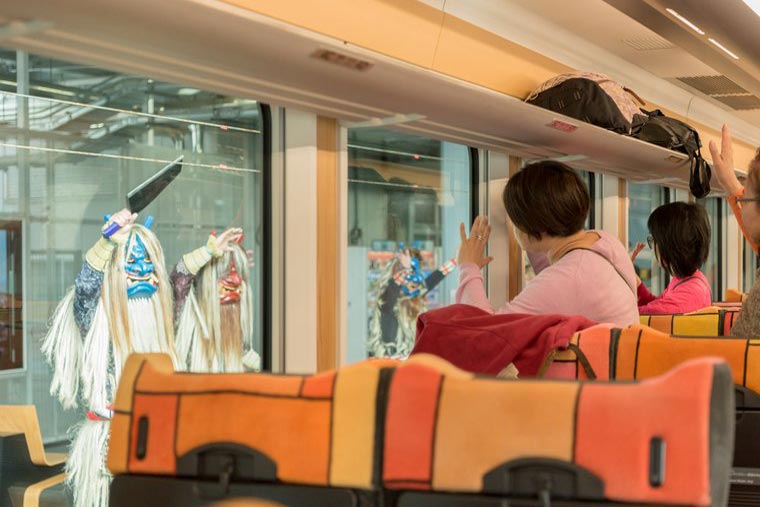 五能線「リゾートしらかみ」なまはげ太鼓