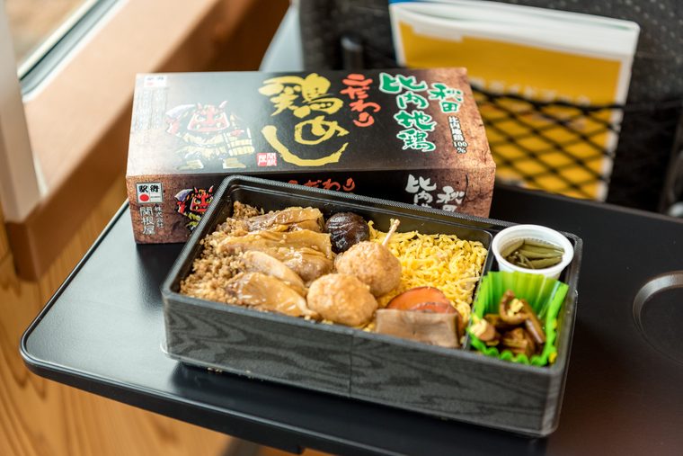 リゾートしらかみ 「秋田比内地鶏こだわり鶏めし」ご当地グルメ ふれあい販売