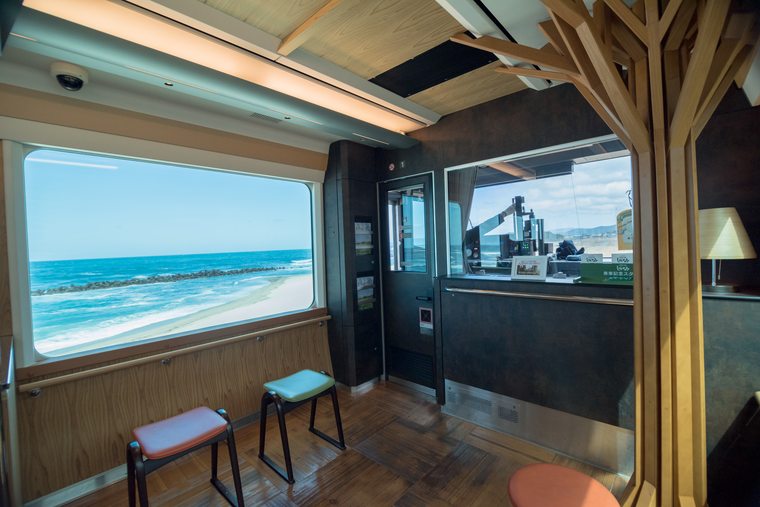 リゾートしらかみ 日本海 絶景