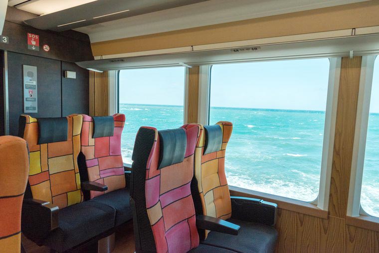 リゾートしらかみ 日本海