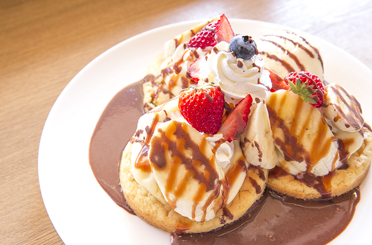 チョコとバナナのキャラメルパンケーキ