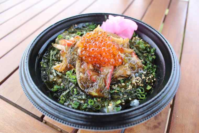 角島テラスのいくら入りアカモク海鮮丼