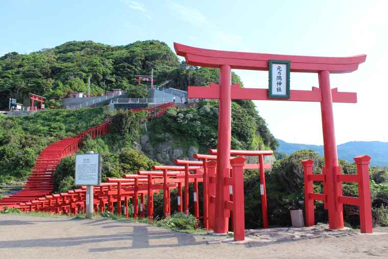 絶景スポットの元乃隅神社