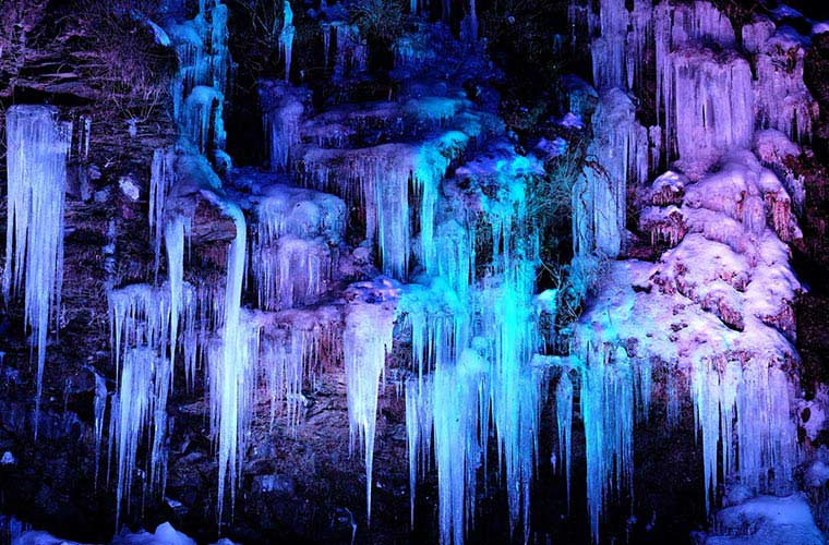 三十槌（みそつち）の「氷柱」