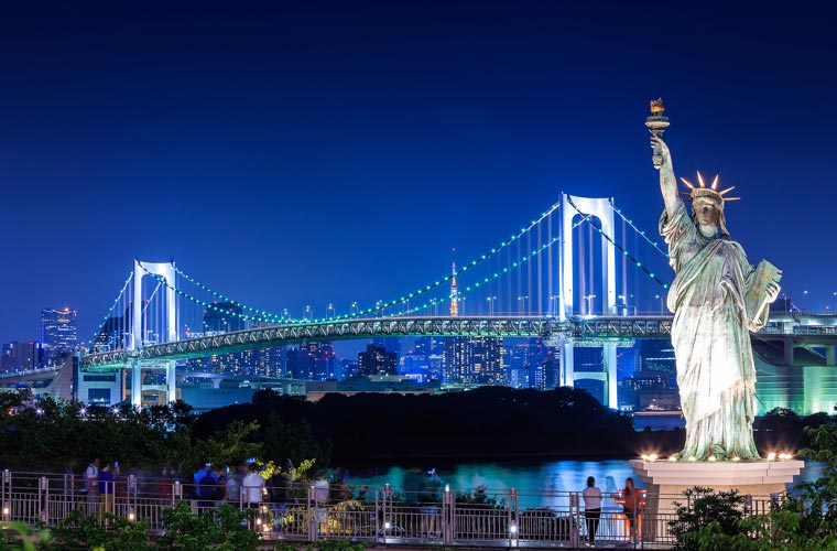 お台場海浜公園（レインボーブリッジ）