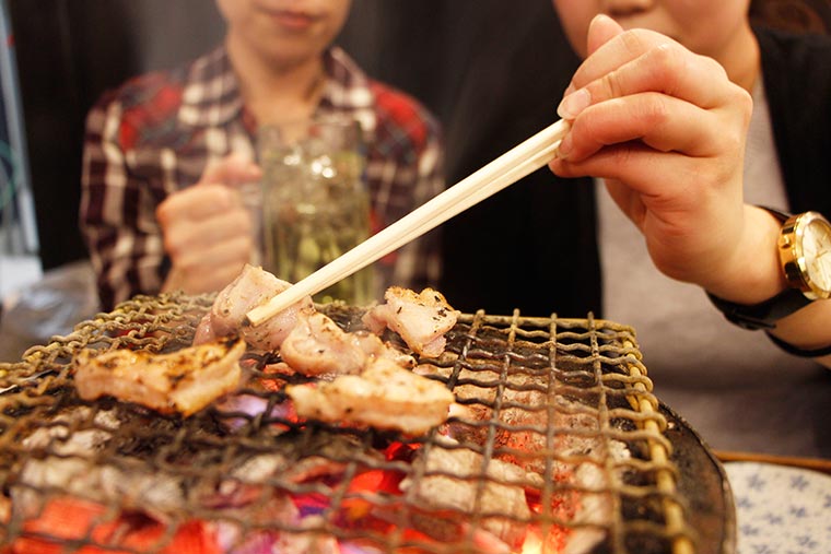 旭川名物 塩ホルモンの名店!「旭川塩ホルモン炭や」