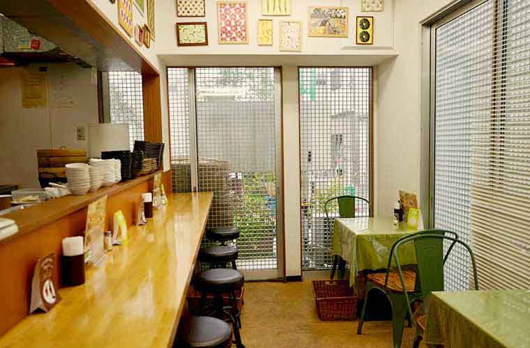 鎌倉野菜カレー かん太くん　店内