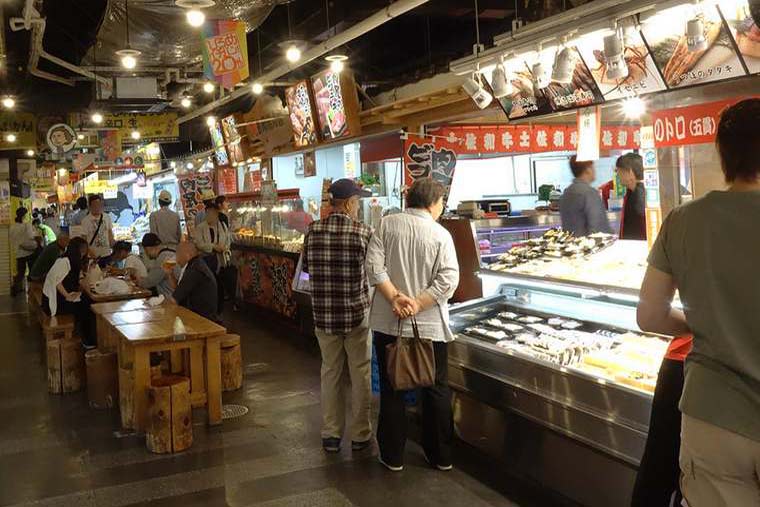 高知 ひろめ市場 龍馬通り