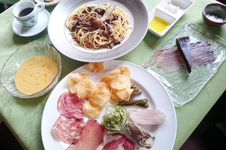 イタリアンレストラン「アル・ロドデンドロ」