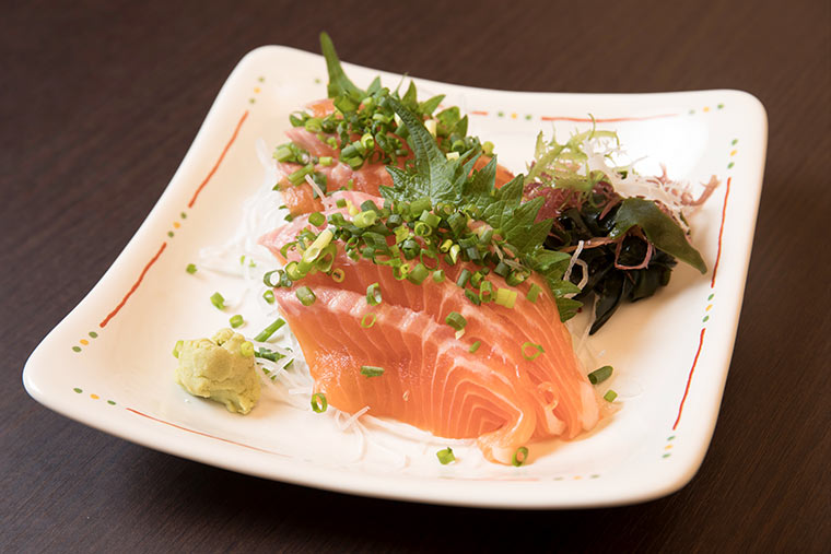 ゆっくりおしゃれな空間でお酒を楽しめる「いざかや水穂」