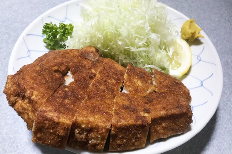 ボリューム満点の絶品とんかつ「とん香」