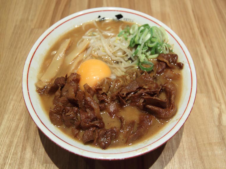 ツルツルの自家製麺が自慢！奥屋