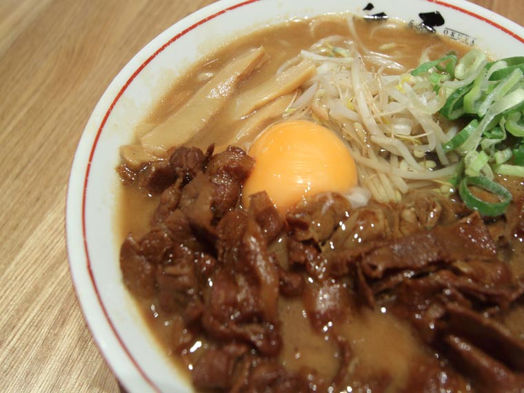 奥屋藍住本店　徳島ラーメン肉玉入り並（780円）